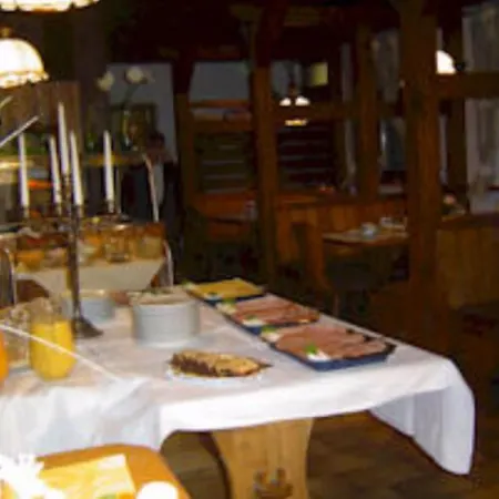 Landhotel Muhlberg 2*